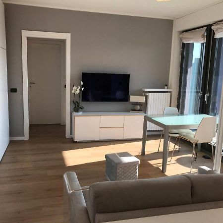 Fiera Milanocity View With Terrace Next To Shopping Mall 아파트 외부 사진